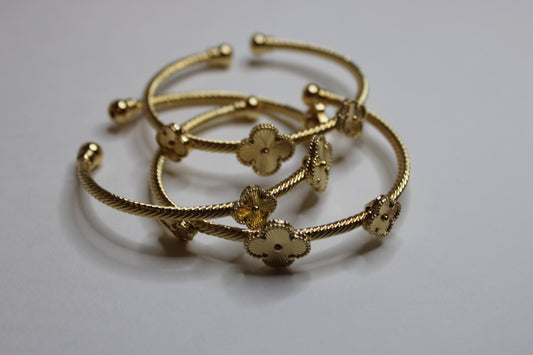 3 Clover Bangle