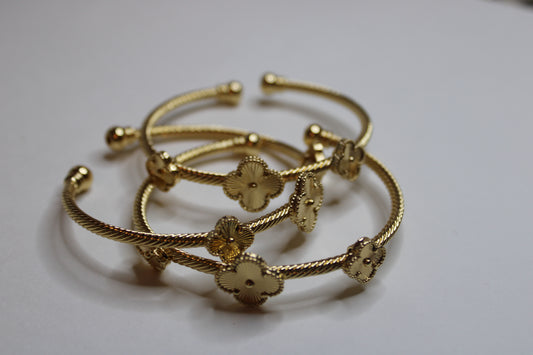3 Clover Bangle